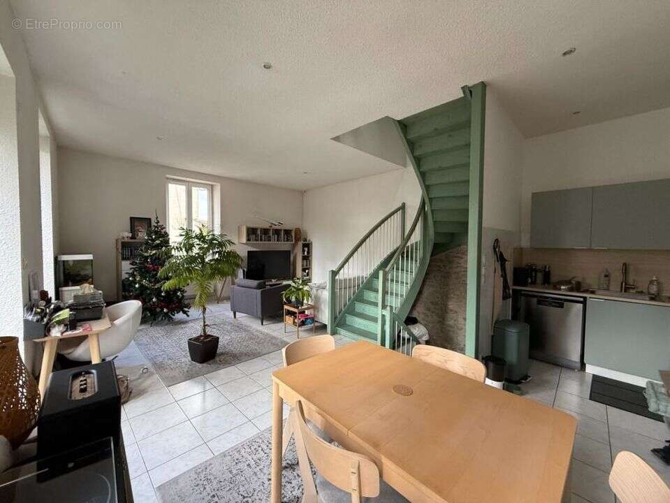 Maison à ROMANS-SUR-ISERE