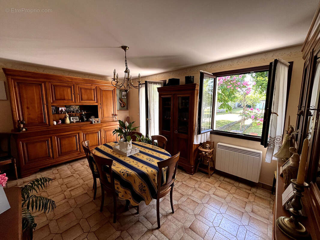 Maison à LES MUREAUX