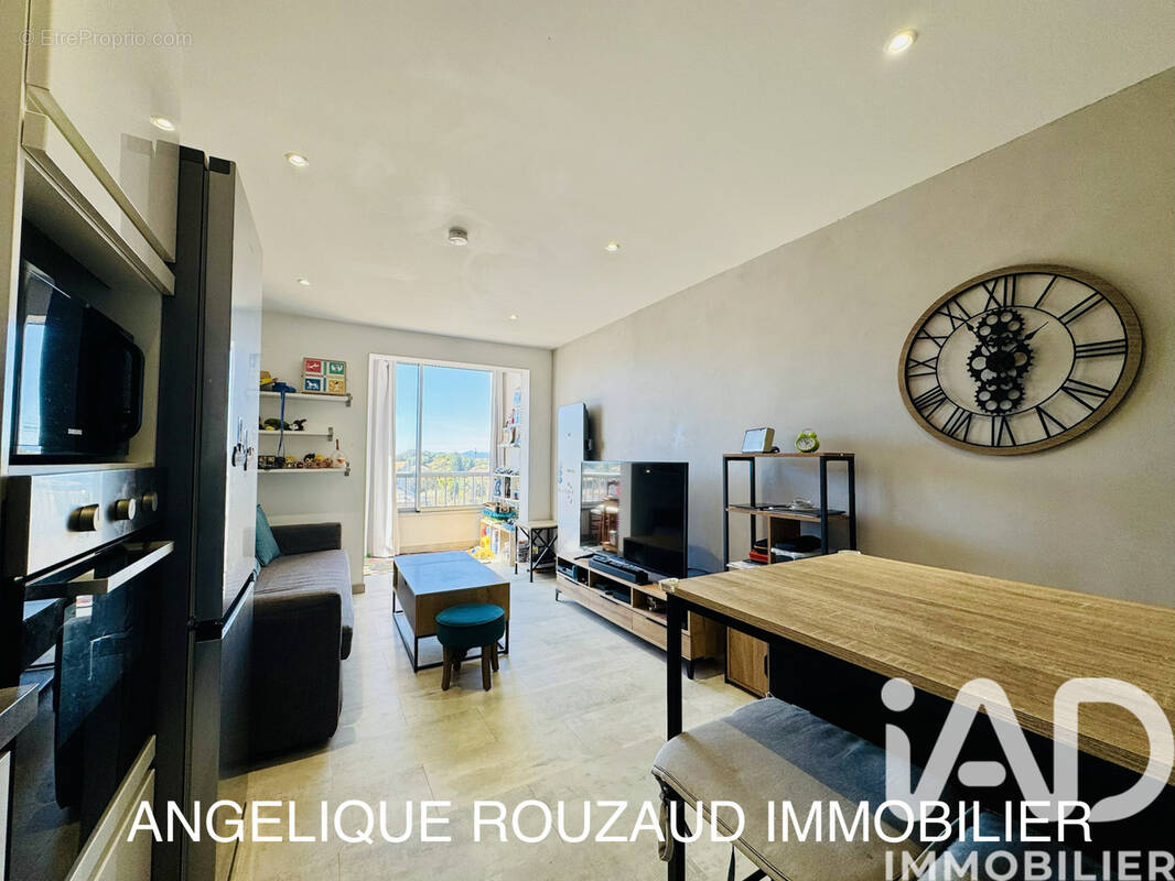 Photo 1 - Appartement à SIX-FOURS-LES-PLAGES