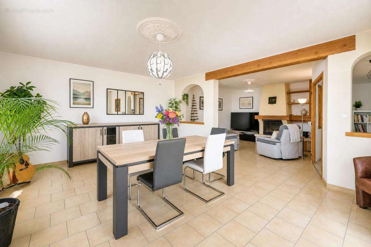 Maison de 9 pièces de 204 m² à Bourgueil - photo 8