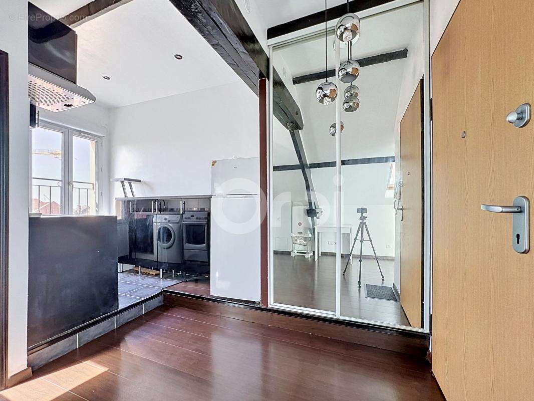 Studio à Vendre 17,37m² loi Carrez (23,31 m² au sol) - proximité centre-ville et 10 minutes RER A - - photo 2