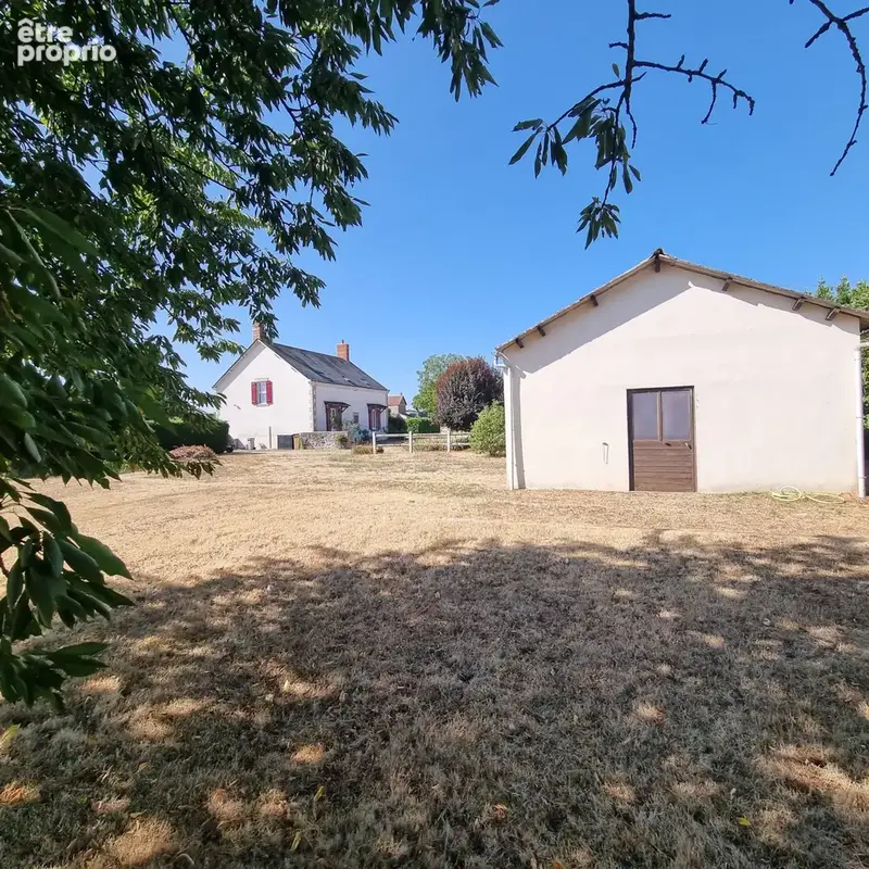 maison de 163 m2 habitables avec beau terrain et dépendances ! - photo 2
