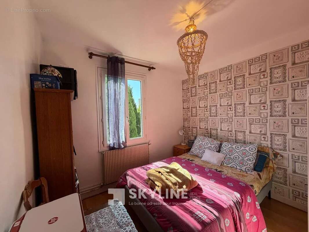 Appartement à MARSEILLE-4E