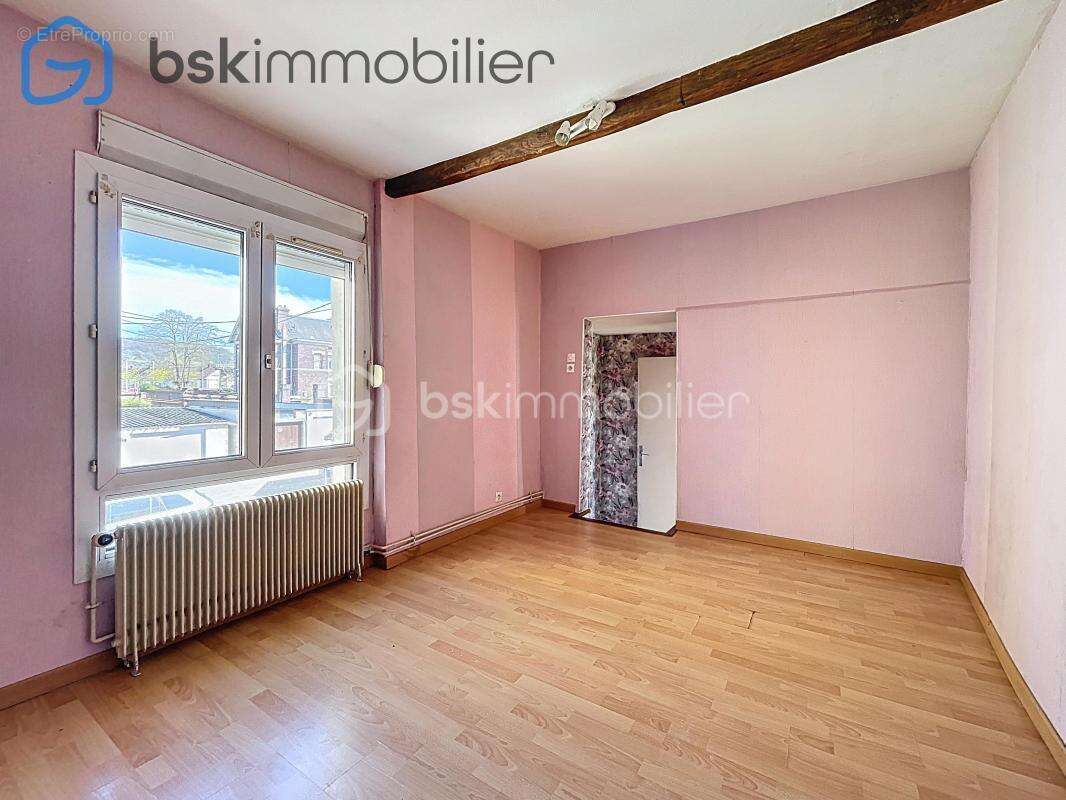 Maison à SAINT-ETIENNE-DU-ROUVRAY