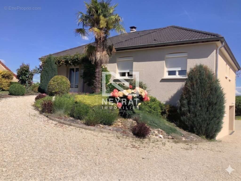 Maison familiale 4 chambres à IZEURE - photo 2