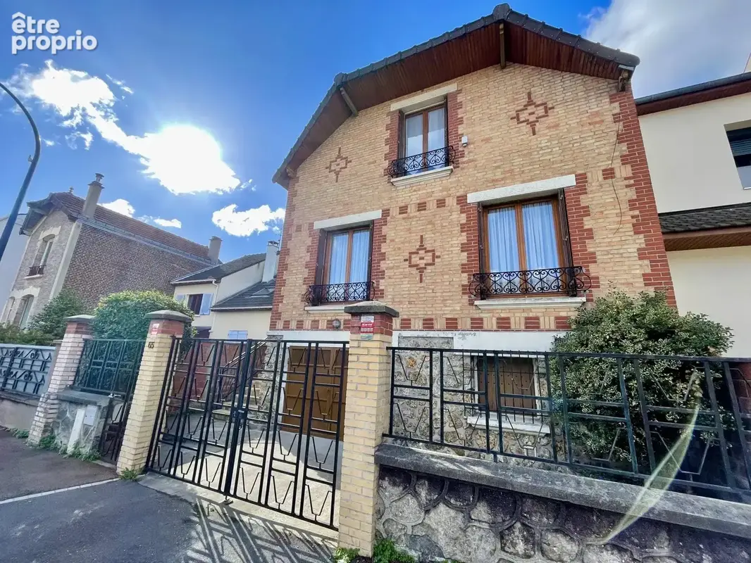 DRANCY - LES OISEAUX - Pavillon familial - 122m2 - 4 chambres - garage et grand jardin - proche gare RER B Drancy - photo 1