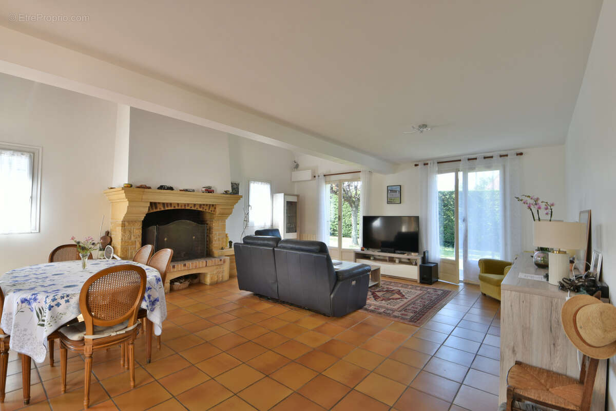 Maison à COSNAC