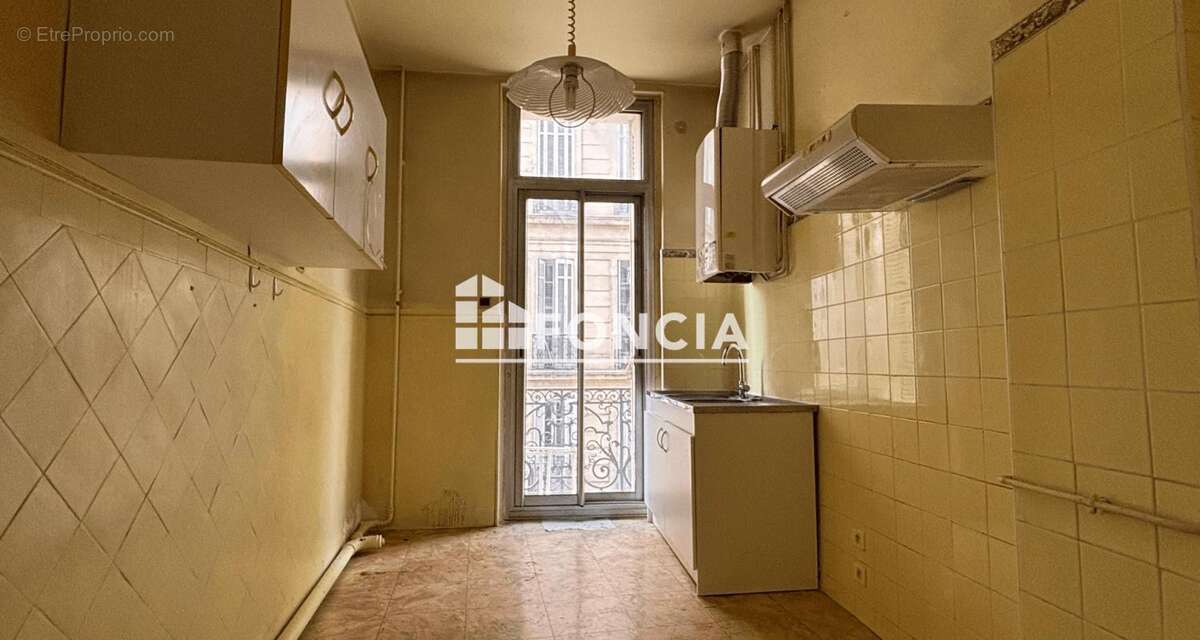 Appartement à MARSEILLE-1E