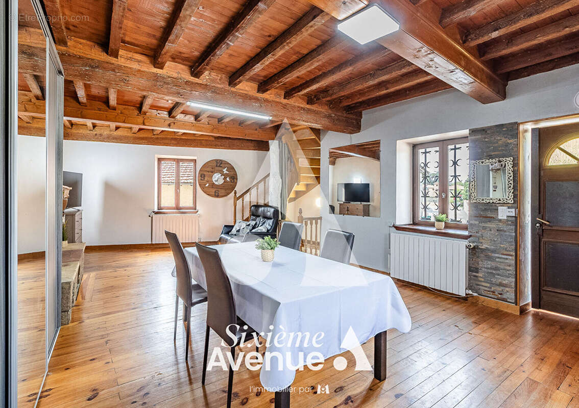 Maison à CIVRIEUX-D&#039;AZERGUES