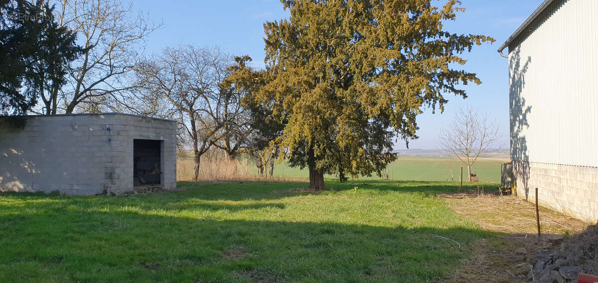 Maison à TRELOU-SUR-MARNE