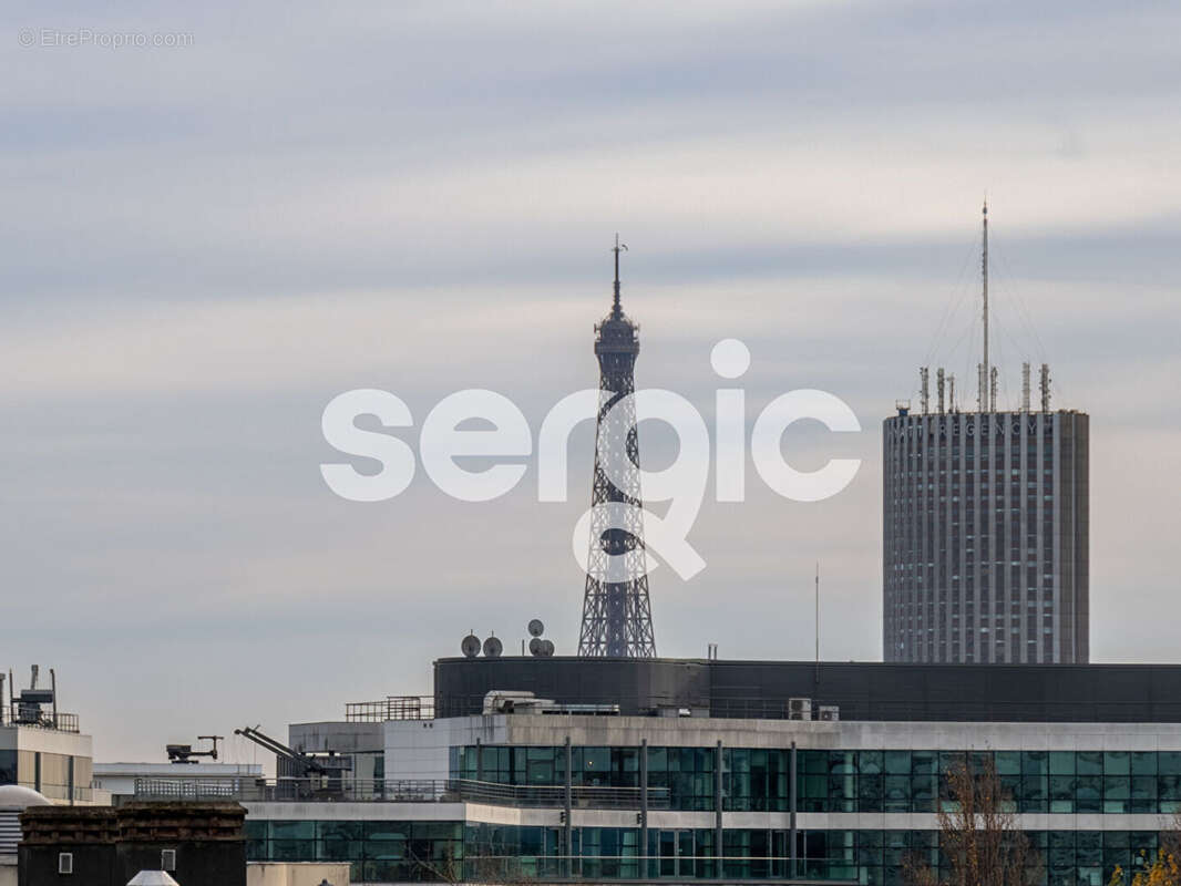 Appartement à COURBEVOIE