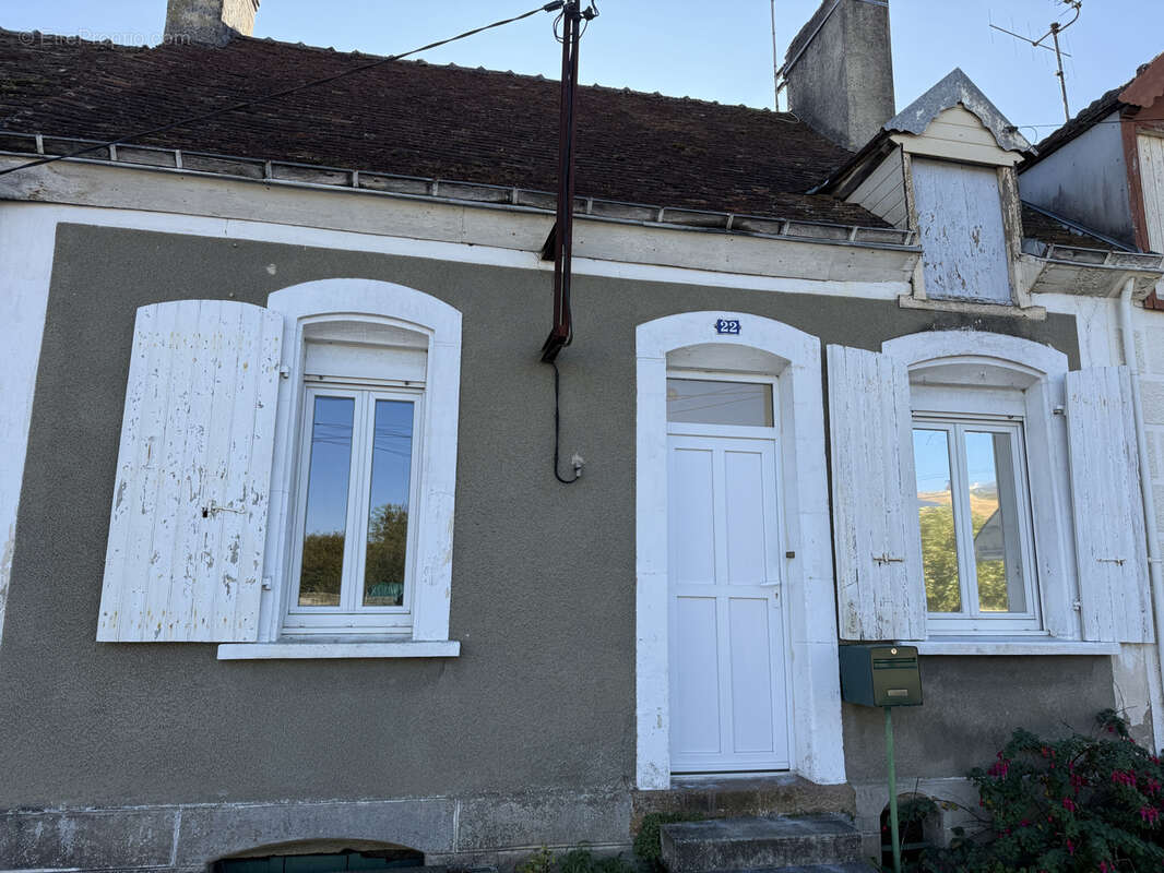 Maison à SAINT-COSME-EN-VAIRAIS