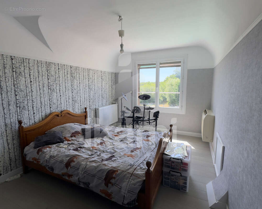 Maison familiale avec piscine sur 8 ha 58 - photo 10