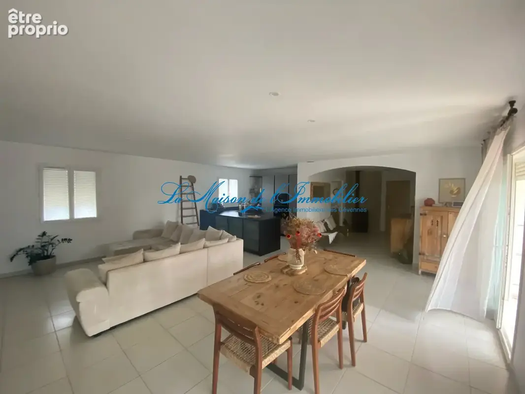LEDIGNAN, villa avec de belles finitions de type F4 avec piscine chauffée sur 2026 m2 de terrain paysagé - photo 5