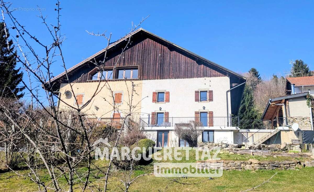 Maison à BOEGE