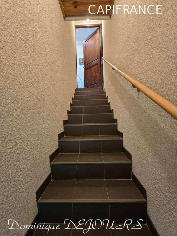 Maison à SAINT-SAUVEUR-DE-MONTAGUT