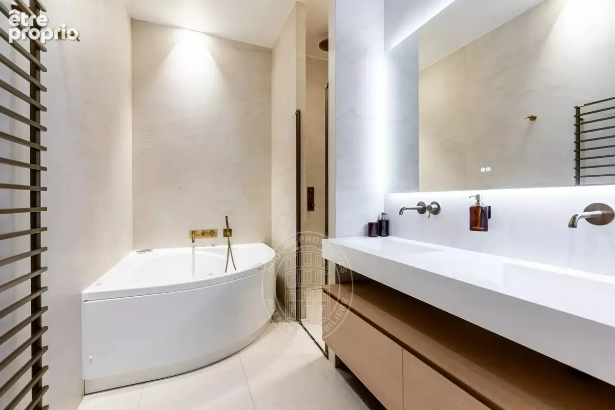 Paris xvi - triangle d'or - vue seine - balcons - photo 10
