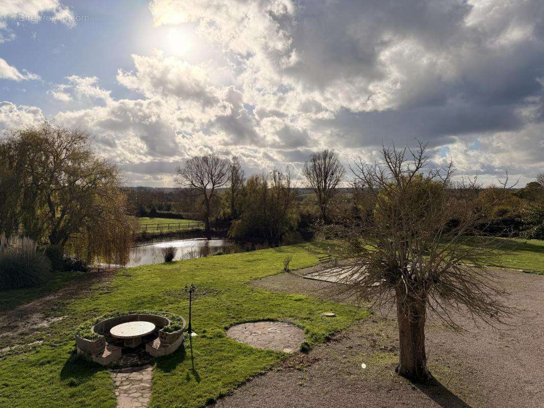 Maison à BONNEVILLE-SUR-TOUQUES