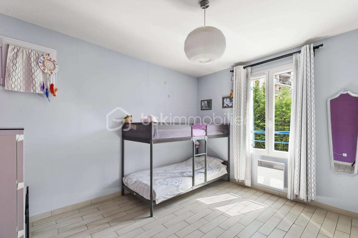 Appartement à VALLAURIS