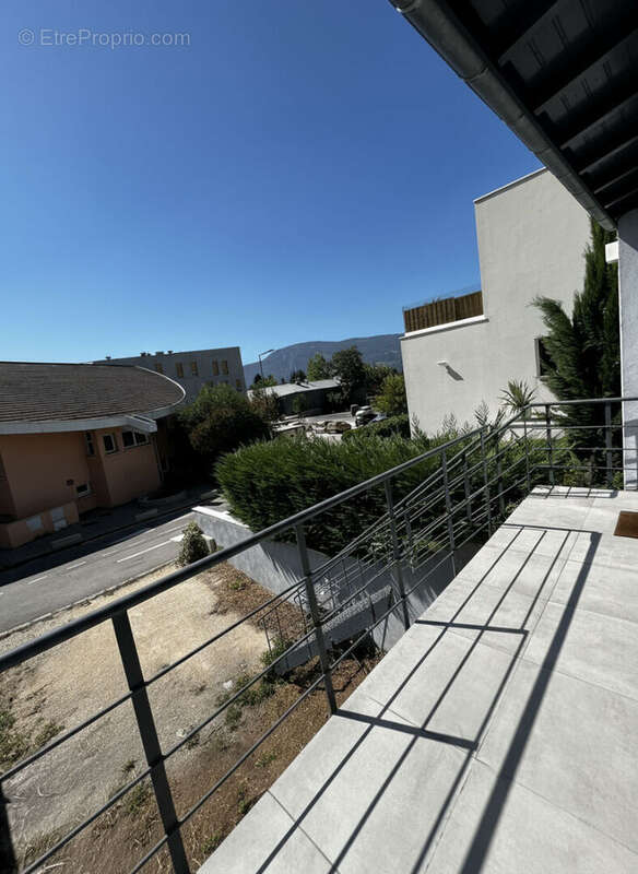 Gières ;Maison composée de deux appartements T2 - photo 8