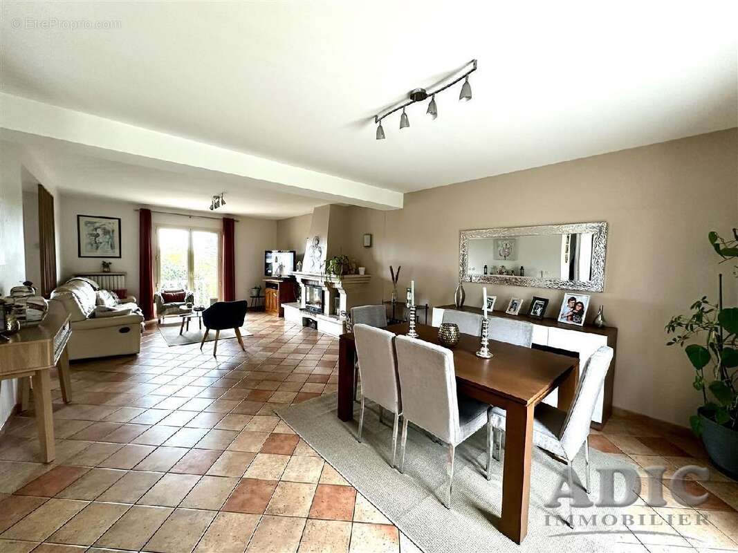 Maison 140 m² à Dammartin-En-Goele  - photo 5