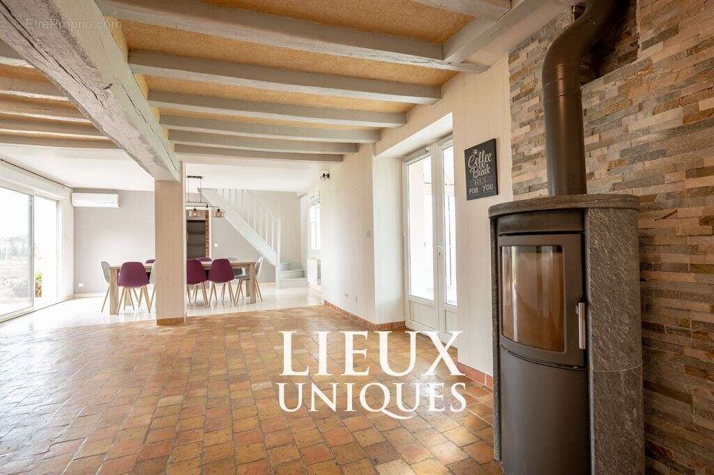 Maison à PRUNAY-CASSEREAU