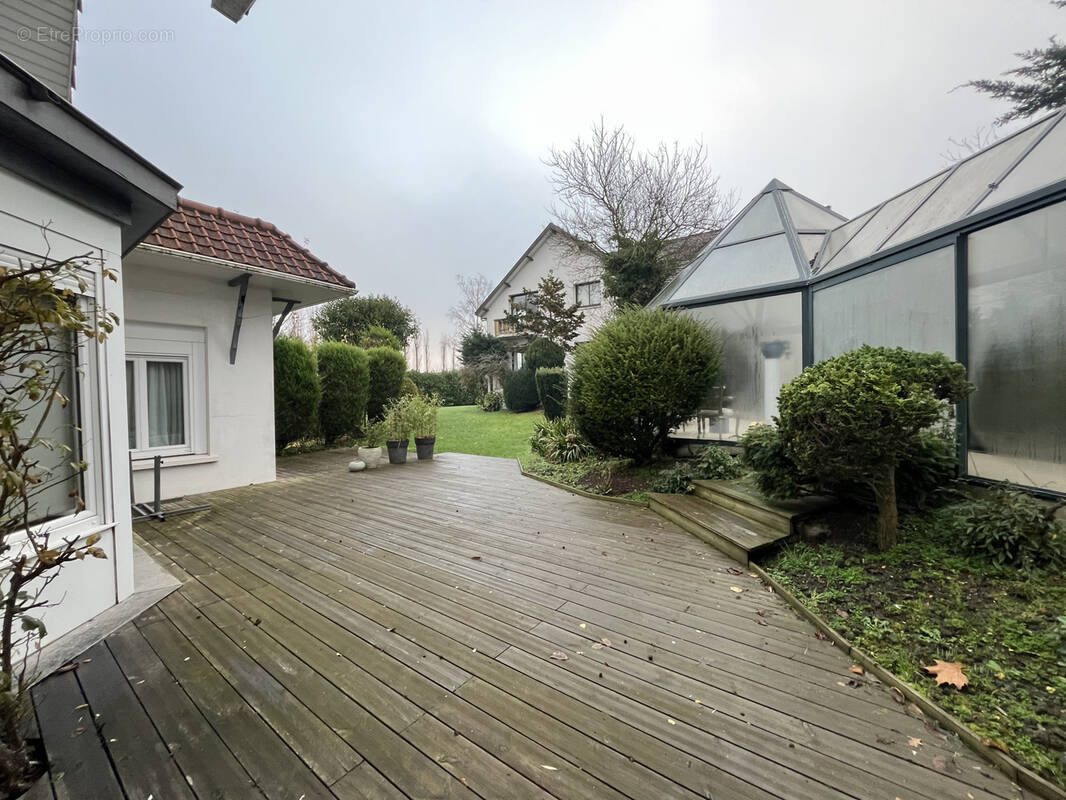 Commerce à TETEGHEM