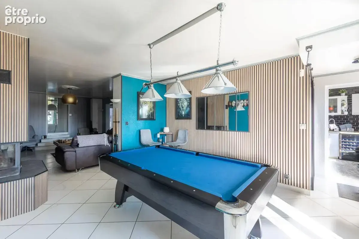 HURIGNY - Maison de village avec terrasses et piscine - photo 7