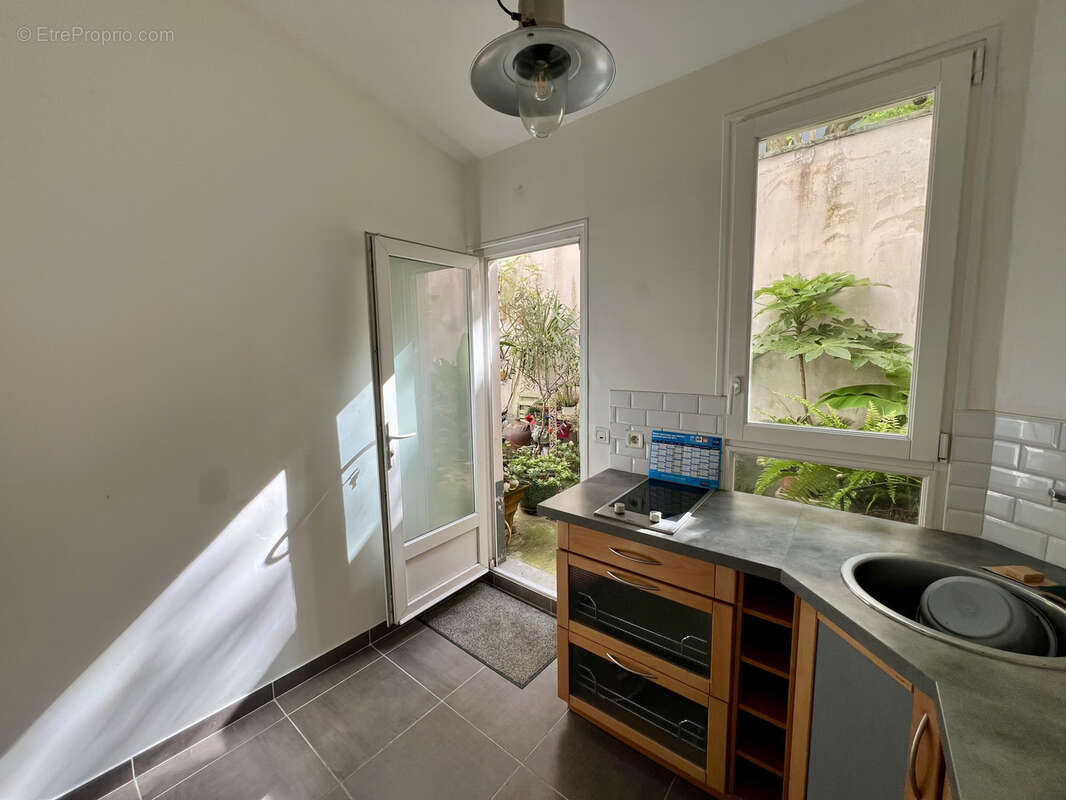 Appartement à PARIS-14E