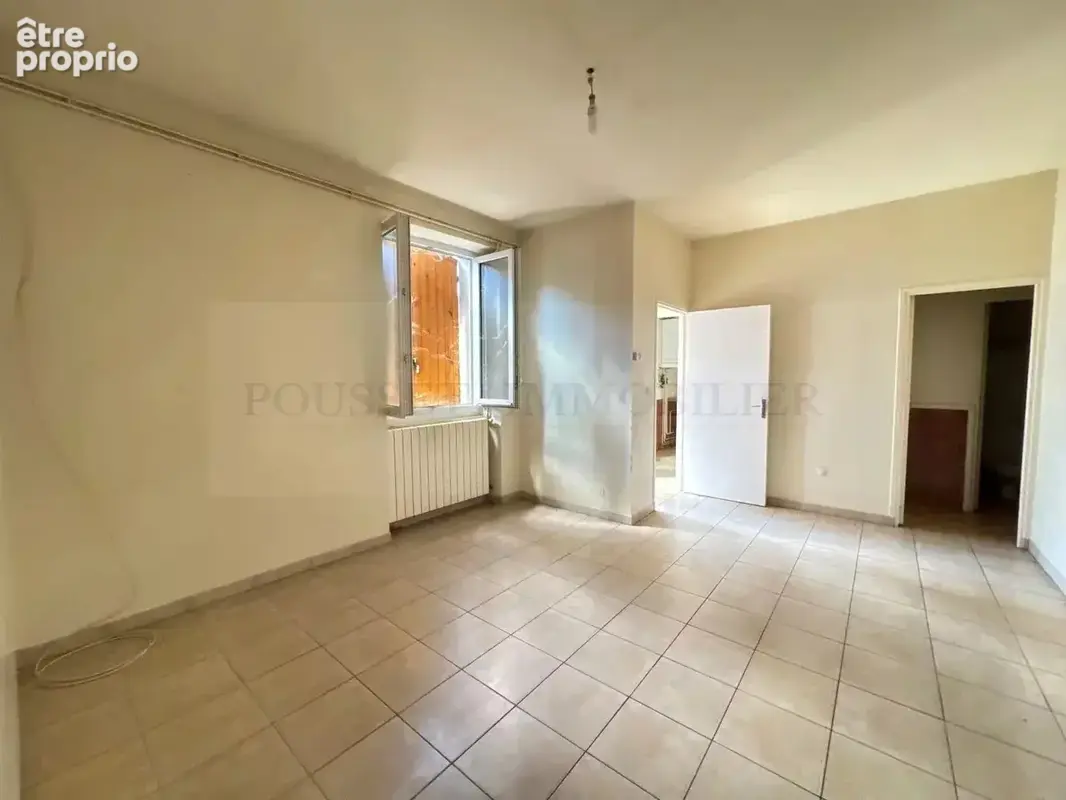 Propriété en pierre du XVIIIe siècle de 540 m² avec dépendances et jardin de 1989 m². - photo 21