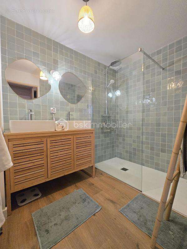 Maison contemporaine 2021 – Belles prestations, vie de plain-pied et cadre calme – 152 m² - photo 17