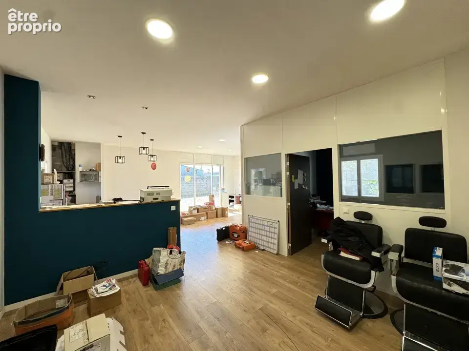 Ensemble immobilier composé d'une maison T4 -100 M2 et d'un local pro -93 M2 sur 1400 M2 de terrain - photo 12