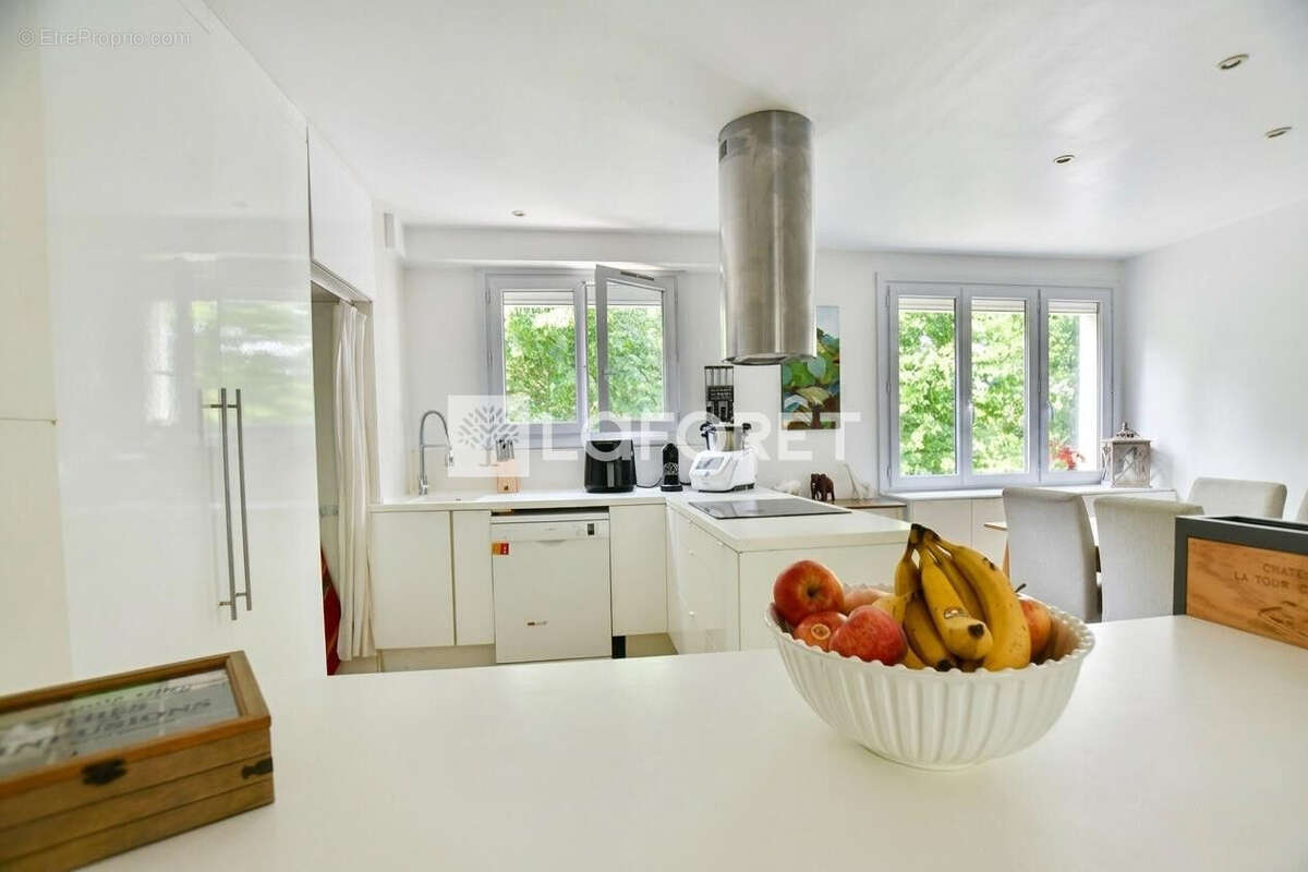 Appartement à LA CELLE-SAINT-CLOUD