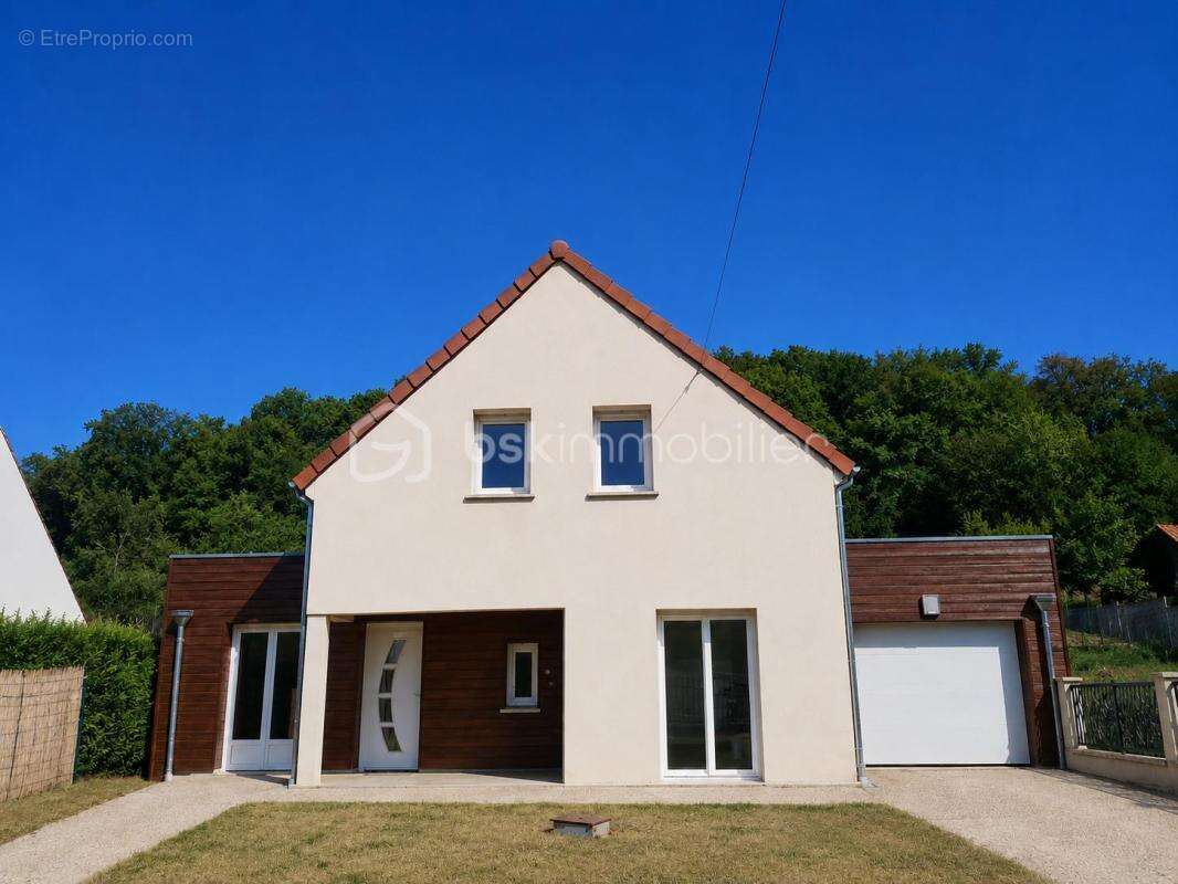 Maison à VIC-SUR-AISNE