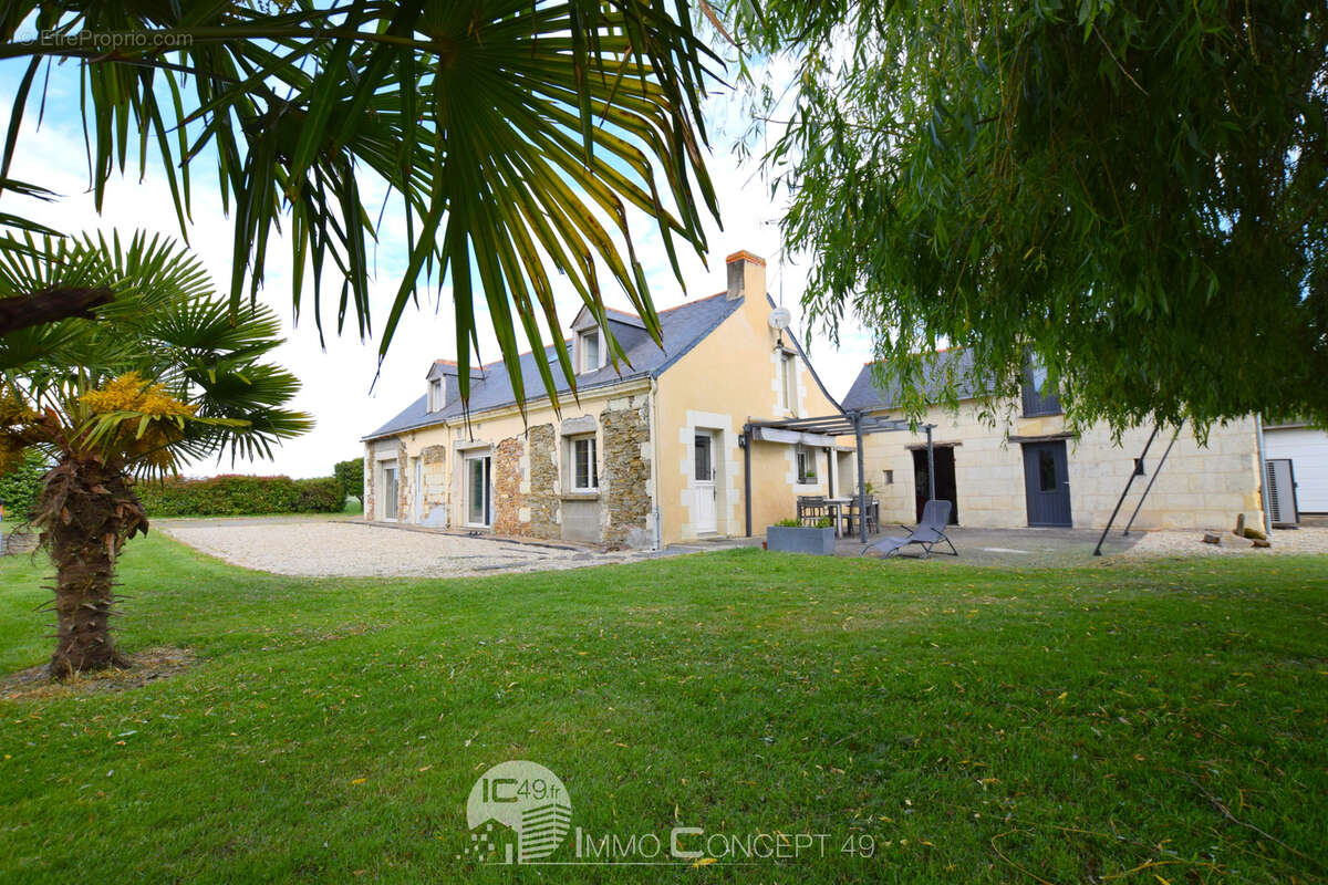 Maison à BRISSAC-QUINCE