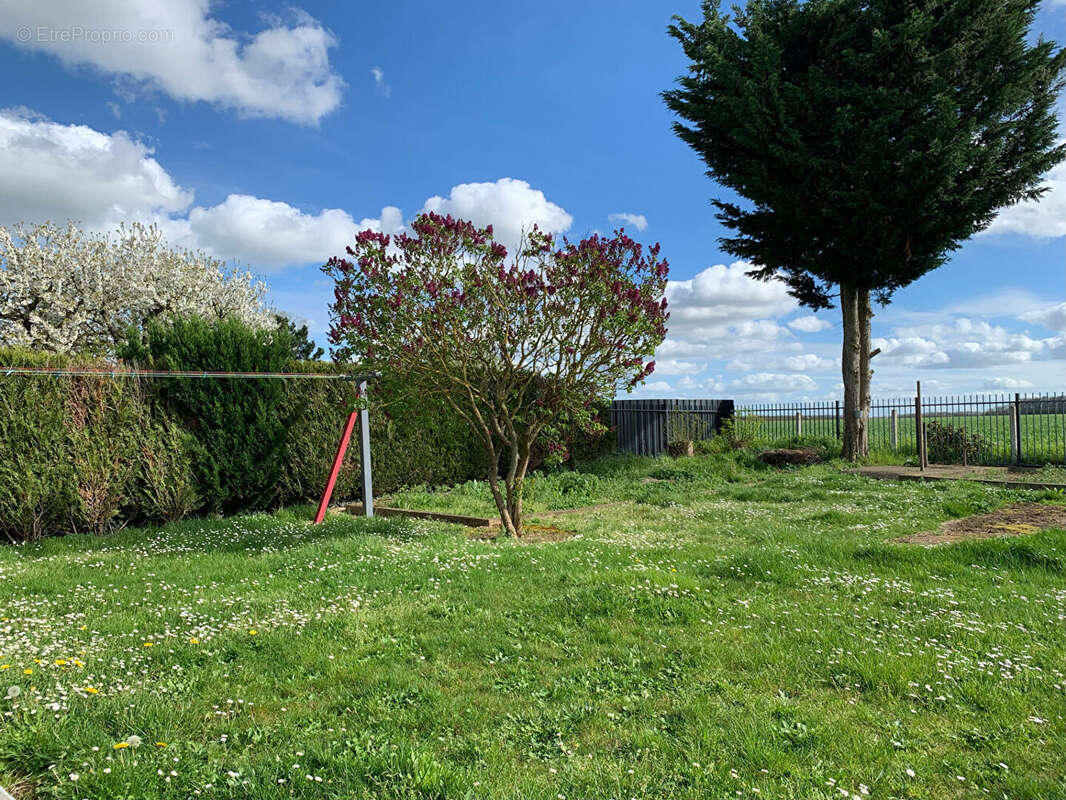 Maison à SAINT-LUBIN-DES-JONCHERETS