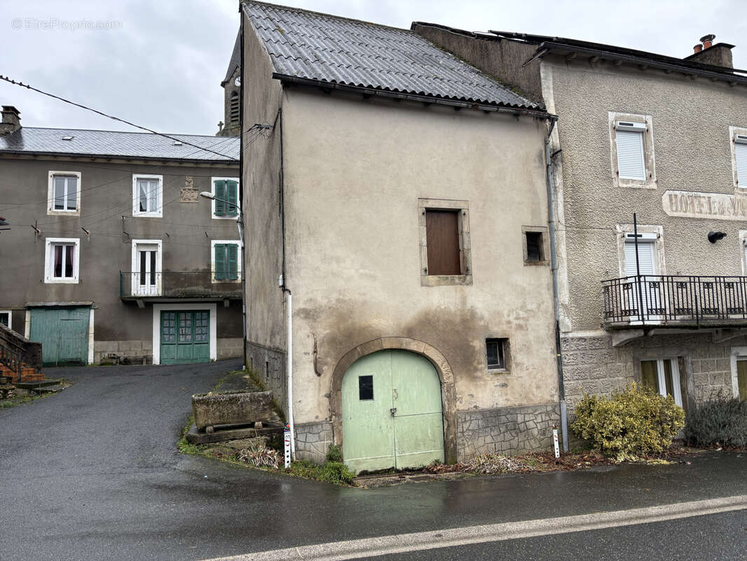 Parking à DURENQUE