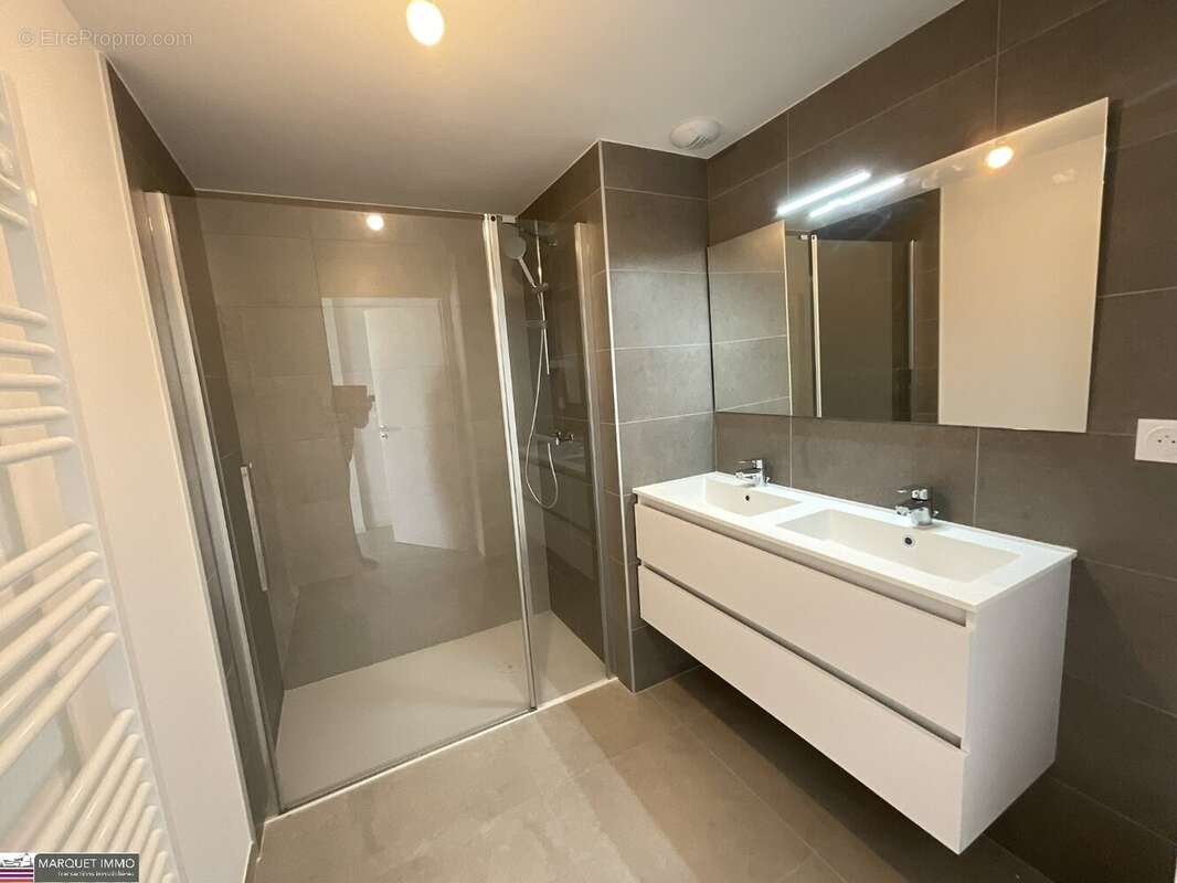 Appartement à SAUVIAN