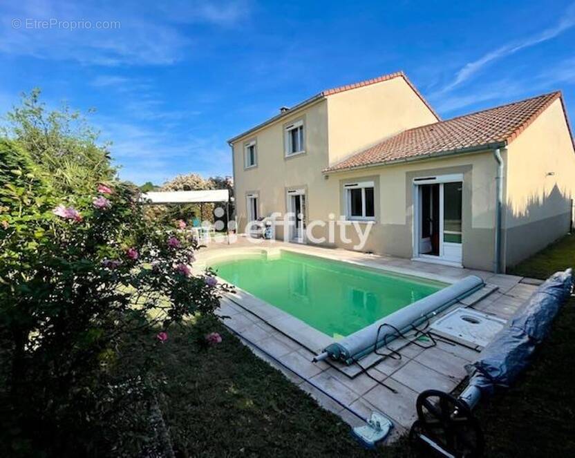 Maison à SAINT-MAURICE-L'EXIL