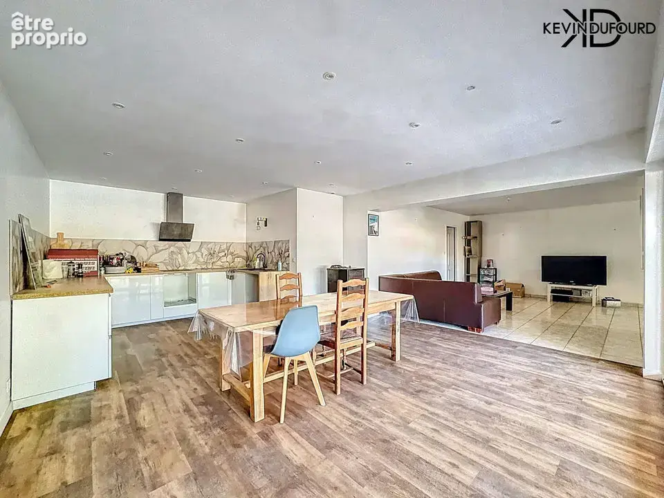 Appartement duplex de 100m² avec terrasse à VALS LES BAINS - photo 2