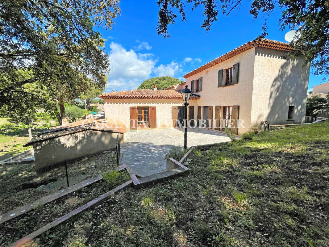 Vente Villa 9 pièces Ste Maxime avec garage et T3 indépendant. - photo 5