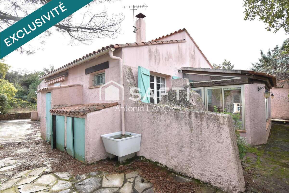 Photo 2 - Maison à ROQUEBRUNE-SUR-ARGENS