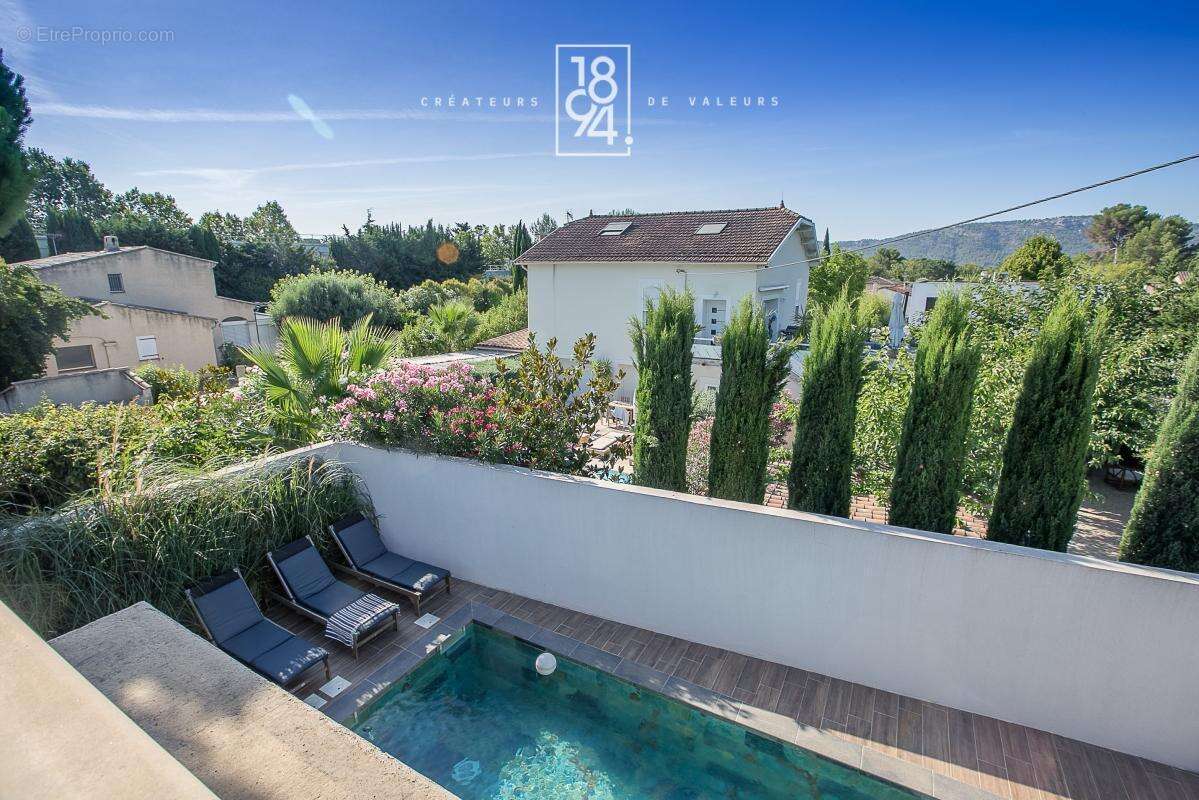 Maison À Vendre T4 Marseille 13011  Eoures  Villa familiale de 112m²  Jardin et piscine  Suite parentale en rez-de-chaussée  Sta - photo 17