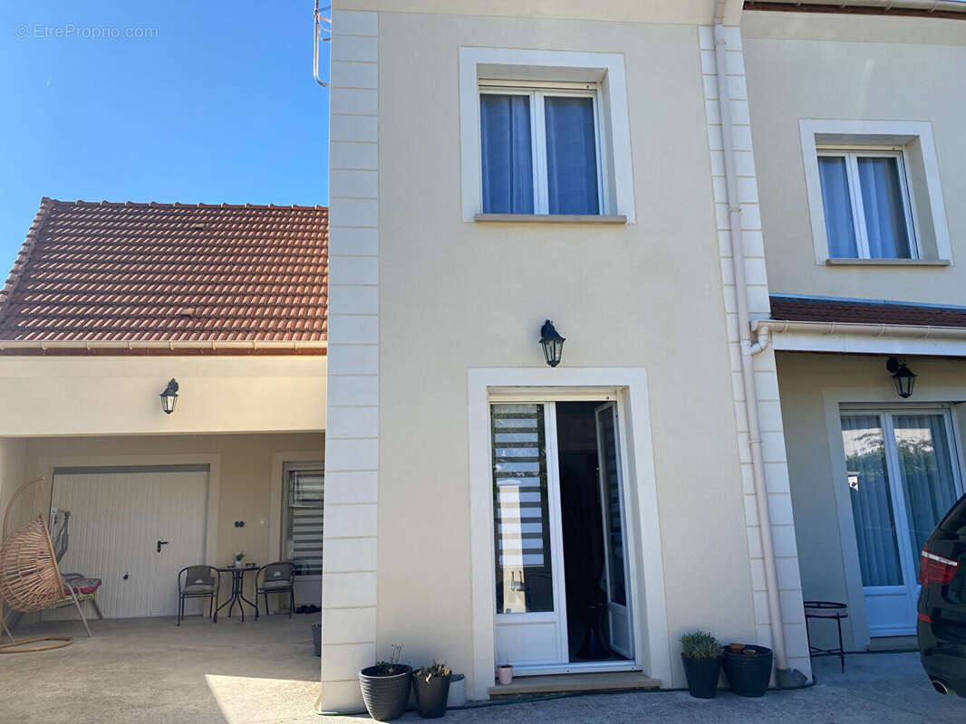 Maison à MANTES-LA-JOLIE