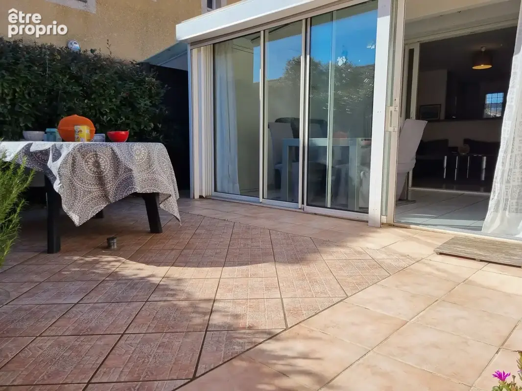 A vendre - gruissan plage - pavillon de plain-pied - bord de mer - 2 chambres - piscine - parking - photo 17