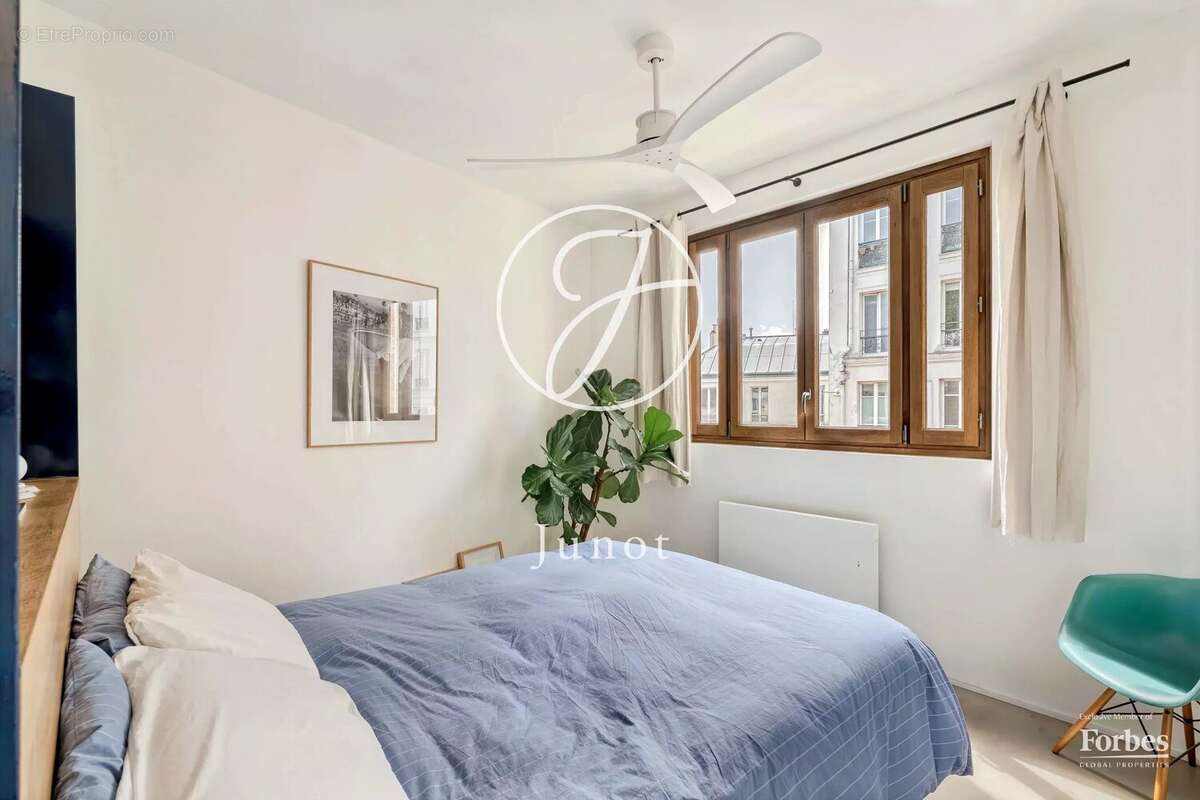Paris 18e - MONTMARTRE / HAUT LEPIC - Appartement comme une maison - 3 pièces - 68,52m² Carrez - 72,81m² au sol - Terrasse 15,80 - photo 18
