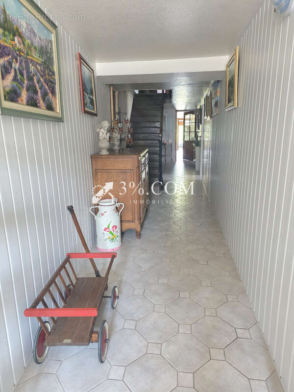 Spacieuse Maison Familiale de 340 m2 à Damelevieres (54360) - photo 3