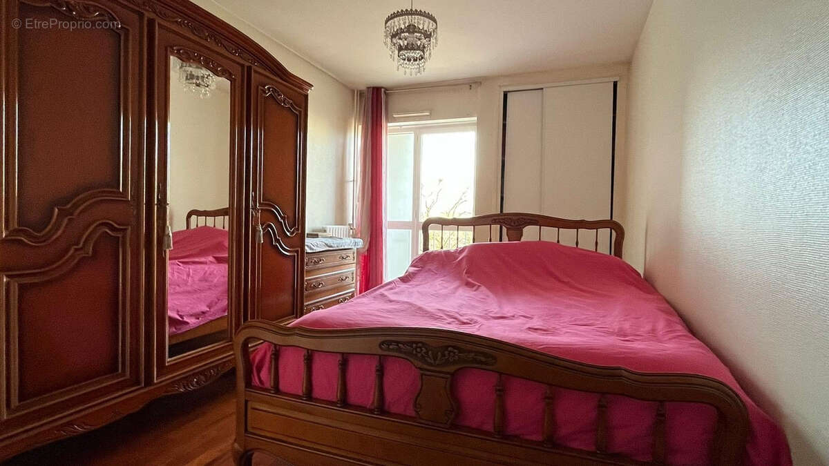 Appartement à SARTROUVILLE