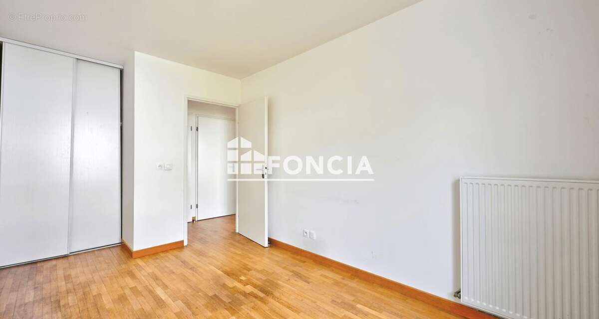 Appartement familial de 4 pièces (3 chambres) avec une place de parking, proche des écoles, des commerces et des transports - photo 5