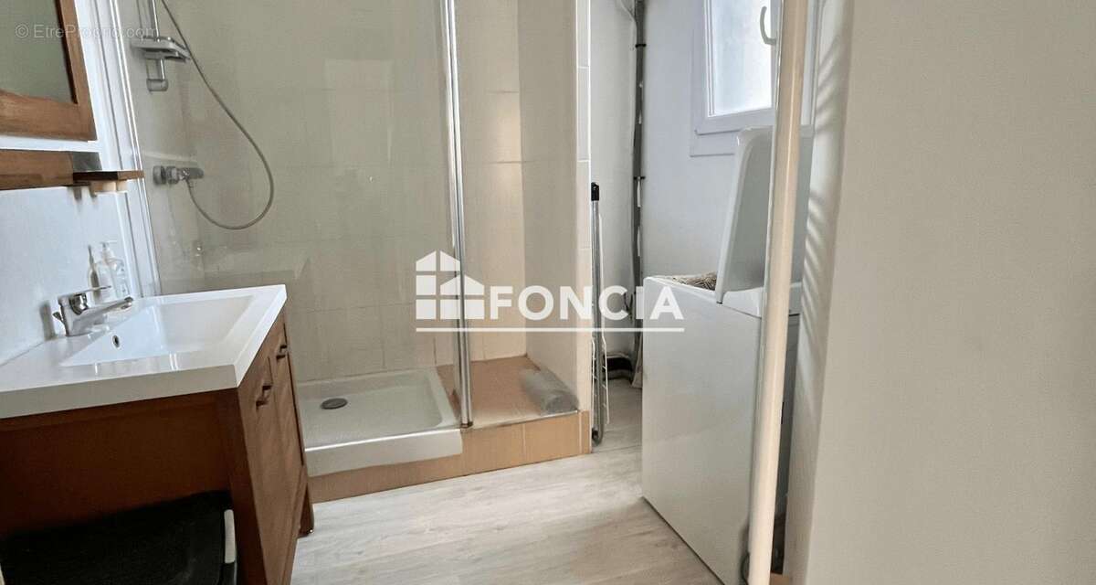 Appartement à MARSEILLE-5E